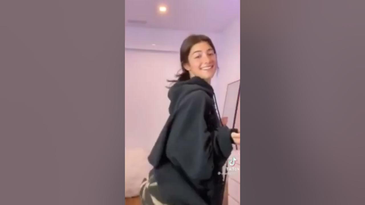 Charli D'amelio Twerking Compilation, Charli shakes her booty 🍑🍑💨💦🥵