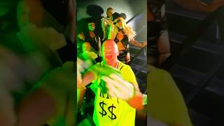 Crazy Rapper Goes Off With Crew Behind Him 👀