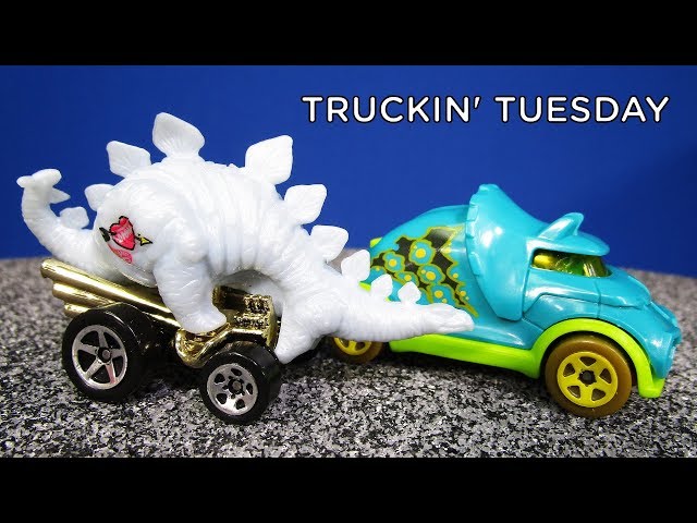 Carrinho Hot Wheels Tricera-truck - Edição Dinossauros 2021