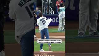 Heisman trophy winner and Miami native Fernando Mendoza threw out the first pitch 🏈 #fernandomendoza