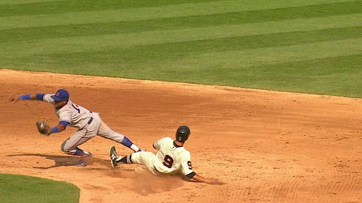 CHC@CWS: Russell gets the forceout with sliding stop