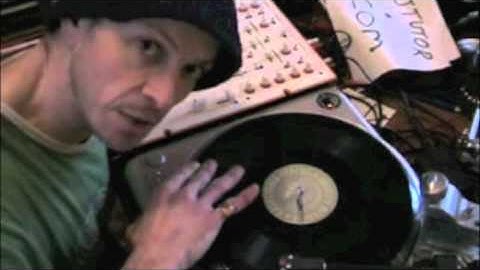 iCrates DJ Tutorial with Ellaskins of djtutor.com | Scratch move for the beginner #2