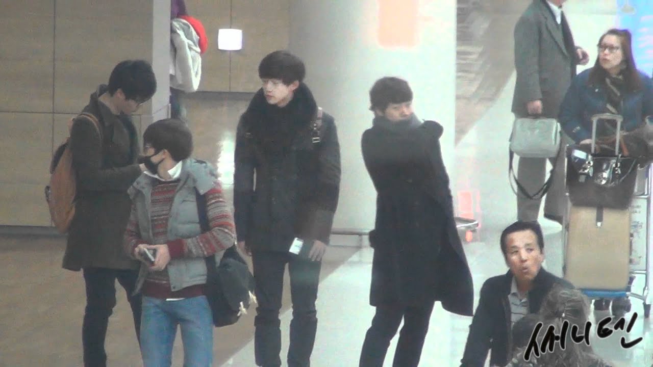 [Fancam] 20120207_2pm_Taecyeon_Incheon_Airport_택연.avi