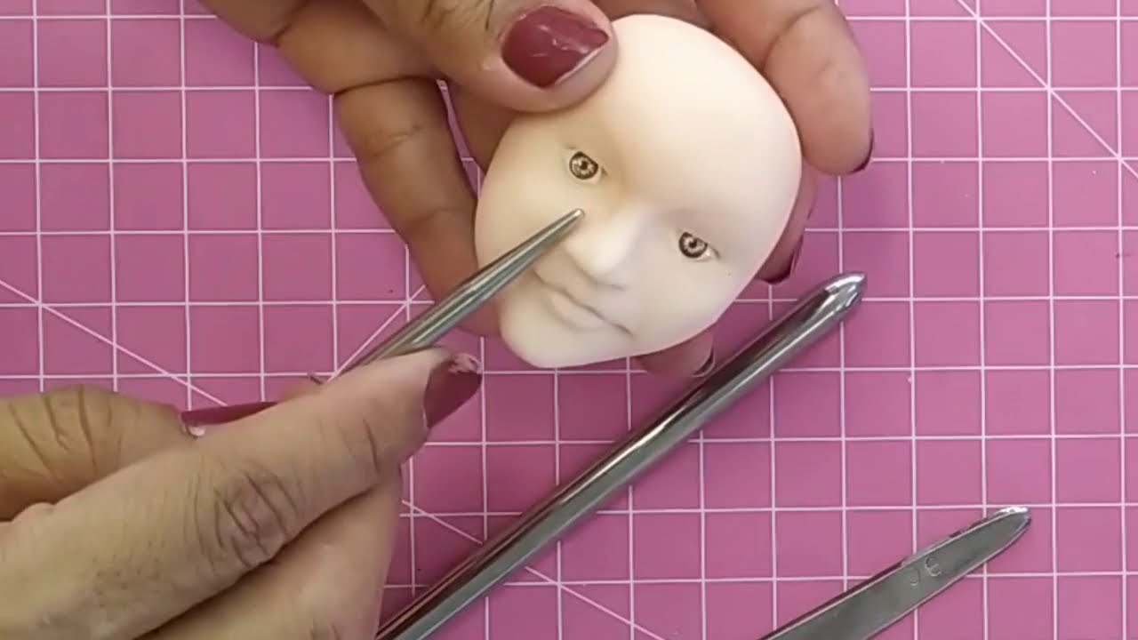 Como Fazer Um Rosto Em Biscuit Com Olhos De Adesivos