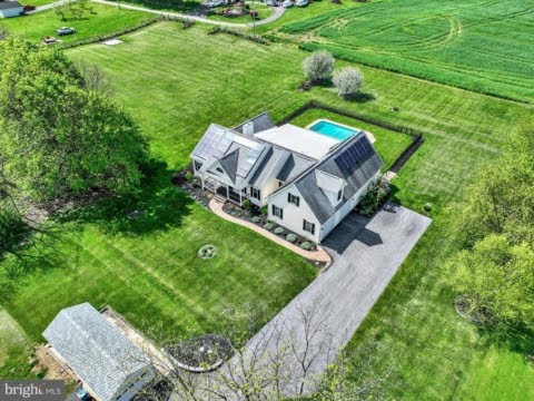 240 Meadowbrook Avenue, York, PA home video tour