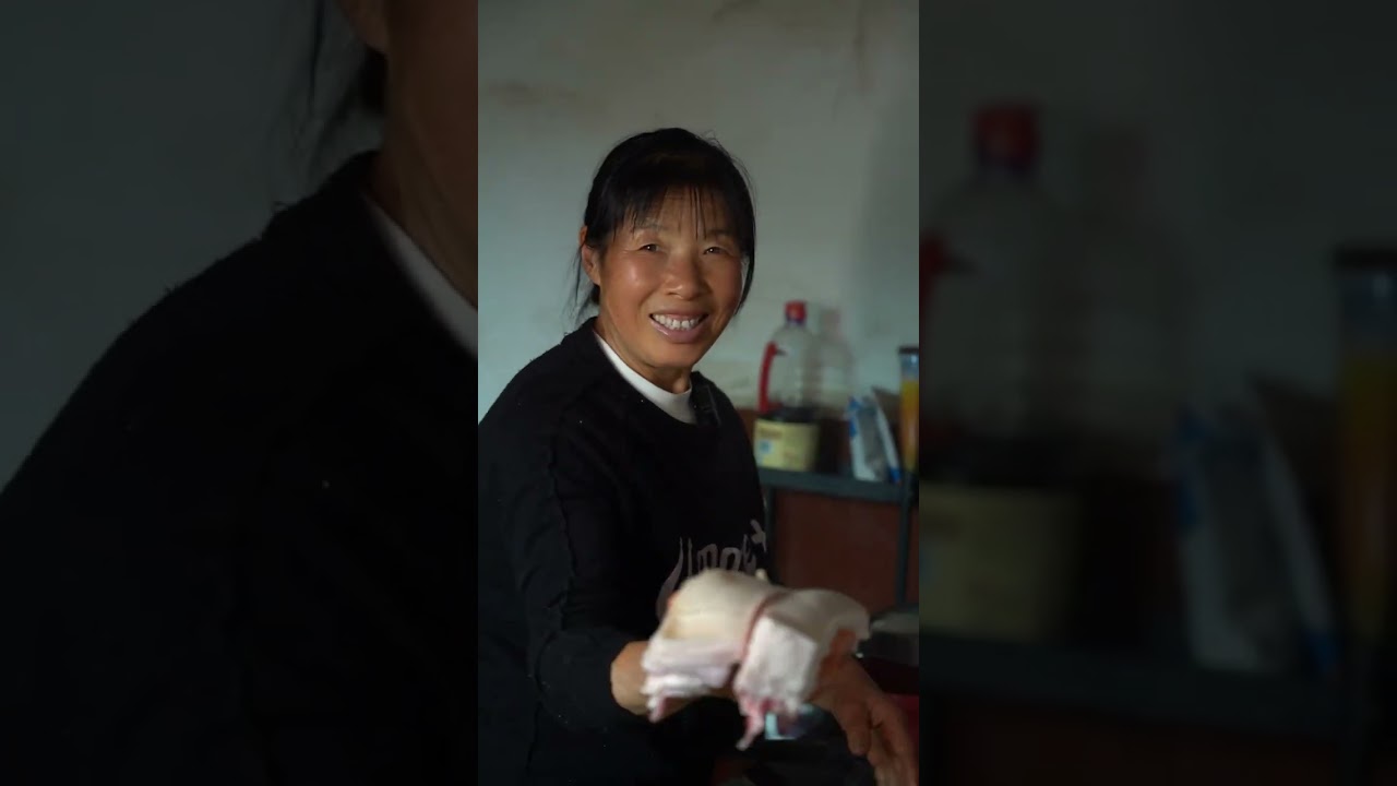 快过年了，跟着棋峰学做芋头扣肉，美味难挡！ 