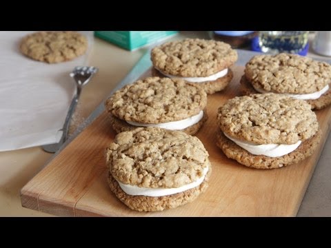 Little Debbie Oatmeal Crème Pies Recipe (TTOD #5 2.27.13) Snack - The Take Out Diet
