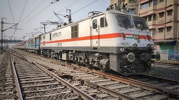 Dangerous 130 KMPH Poorva SF Express via Gaya Shatters Dankuni with HWH WAP7 ! Indian Railways !!