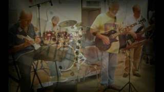 Video thumbnail of "Rock instrumental années 60 par The Golden Sparrows"