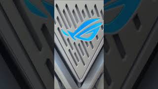 Check out this Water Cooled Masterpiece by @PCBlaze_us  🌊