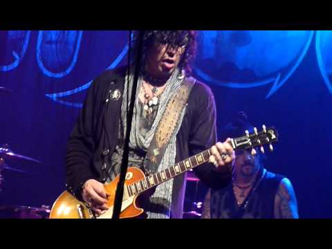 Cinderella - Long Cold Winter - Live in Barcelona, June 10, 2011