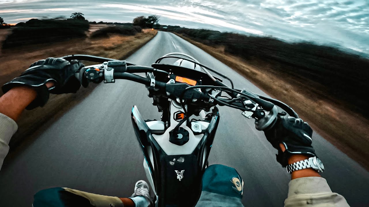 2 STROKE 125cc SUPERMOTO UK ROADS *SAVAGE* | RAW