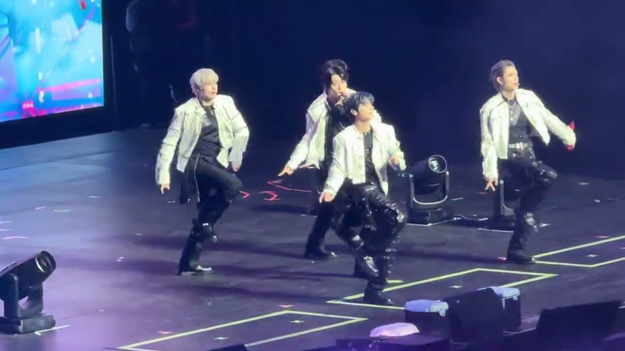 Tomorrow X Together-Blue Hour. Act:Tomorrow Tour in Newark, New Jersey on 10/02/25. #TXT. 