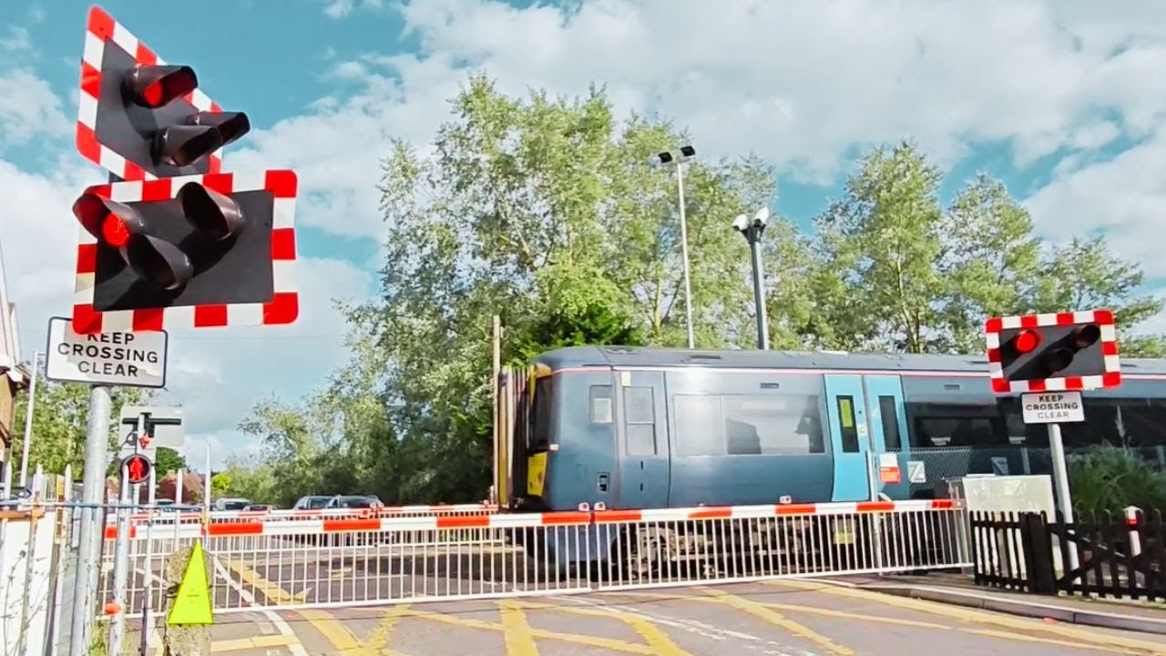 Wye Level Crossing, Kent