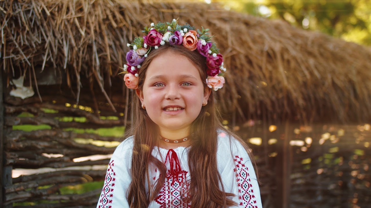 Ema Pop - Cântă cucu bată-l vina | Videoclip