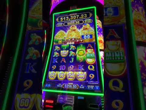 OMG! Triple Pop Bonus on the NEW Rakin' Bacon! #slots #casino #lasvegas