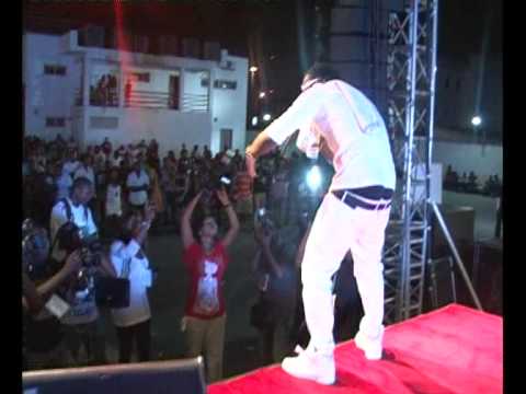 Cover Joe EL PERFORMING @THE 14th ANNUAL KENNIS MUSIC FESTIVAL