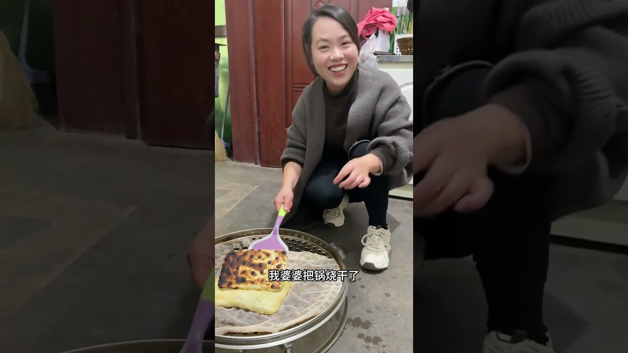爷爷和肉肉都病了，今天破例杀一只鸡改善一下生活，再烙个千层饼配着咸菜炒鸡蛋，最后爷爷一句：好久都没有喝过鸡汤了，让我破防了…#记录真实生活 #农村日常