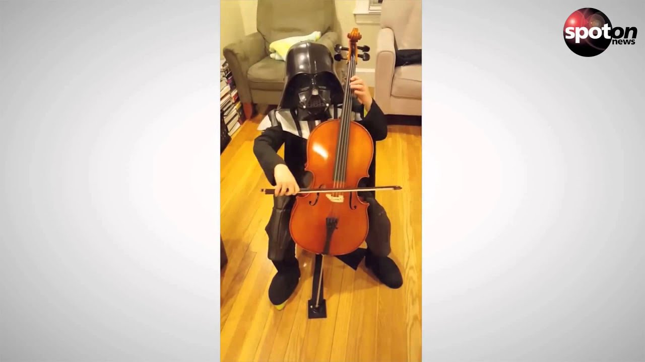 newspaper mockup Mini-Darth-Vader übt seinen epochalen Auftritt