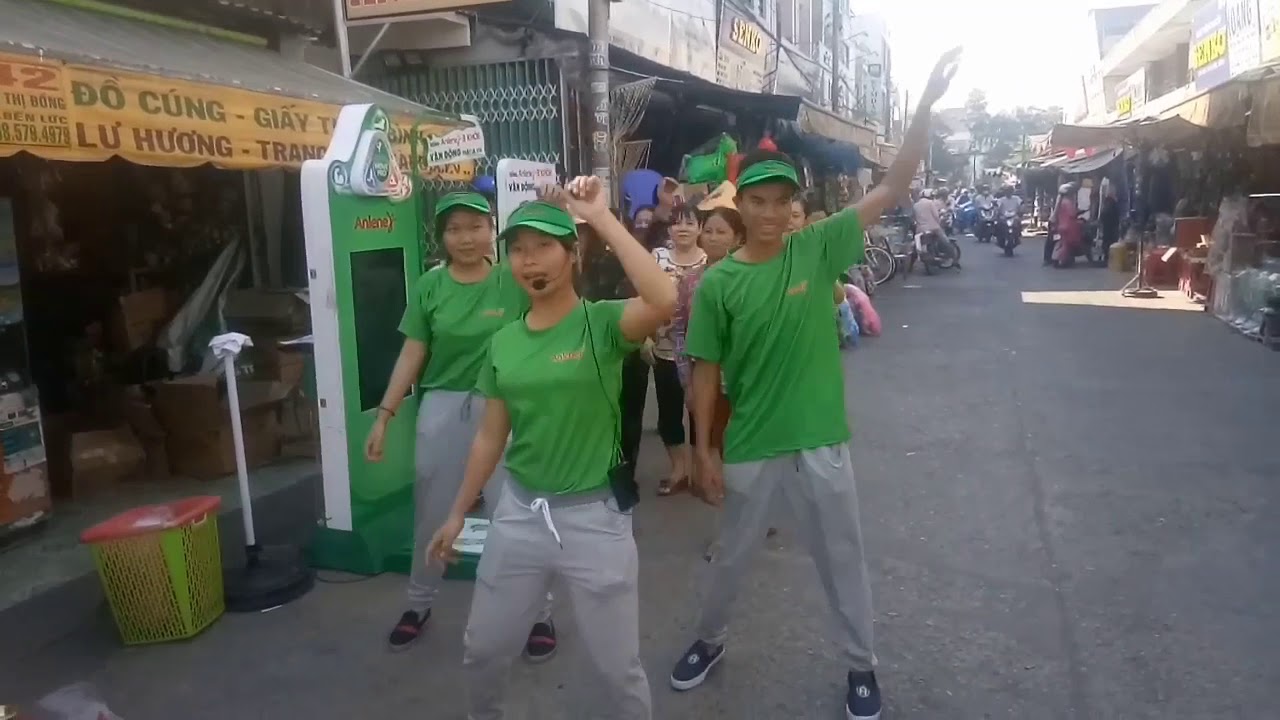 Điệu nhảy Anlene của team lasky