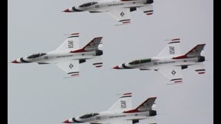 Thunderbirds COLLIDE during diamond!!!  Parts fall off!