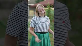 KAROLINA ZAWSZE CHODZI NA BOSO. BUTY ZAKŁADA OD ŚWIĘTA  | Życie na kredycie #shorts