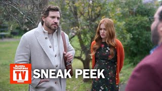 Wolf Like Me Season 2 Sneak Peek | 'I'm From Chicago'