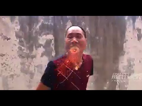 Vídeo: Un Maestro De Kung Fu Prende Fuego Al Aserrín Que Tiene En La Boca Con El Aliento - Vista Alternativa