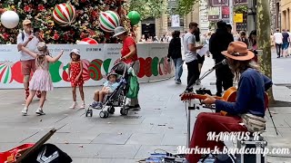 Busking In Sydney - Shake Your Hips At Christmas!