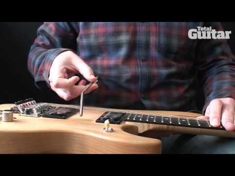 Guitar Lesson: How to make your guitar sound like a telephone