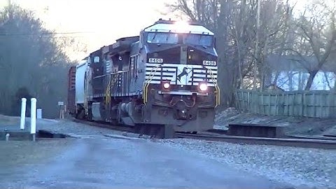 NS 189 with Ex CR Dash 8 Leading