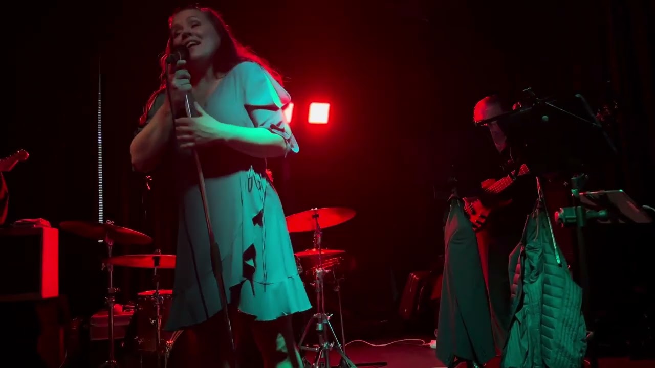 Heidi Pakarinen - Luotan sydämen ääneen