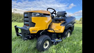 Обзор, тест-драйв, отзывы. Садовый трактор CubCadet XT2 QR106 косит траву на участке.
