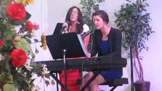 Video voorbeeld van "Emily and carrie singing Abba I Belong to you!"