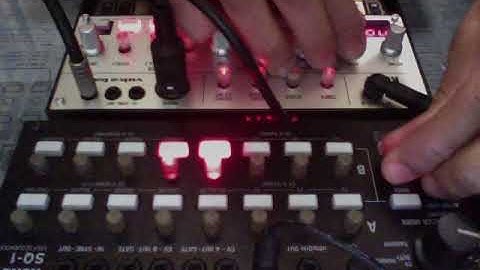 Korg SQ-1 with Korg Volca Bass