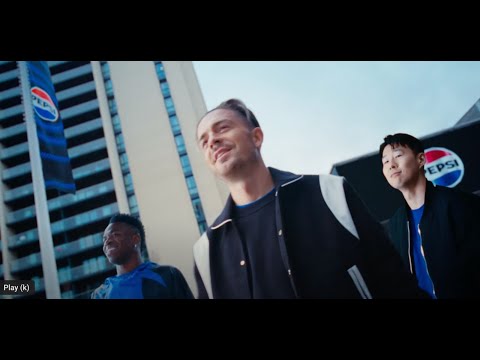 A Pepsi® reúne Jack Grealish, Son Heung-Min, Vini Jr. e Leah Williamson para um jogo de futebol de rua épico em nova campanha