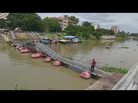 Thailand, Footbridge to Ko Loi Island from Ayutthaya Ancient Capital City