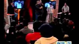 Download lagu Stand Up Comedy Metro Tv - 2 Febuari 2012 Battle Of Comic 2.flv