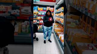 அணுகுண்டா இல்ல cheese ah?! netherlands la உள்ள supermarket weird finds! #netherlandsvlog #tamilvlog
