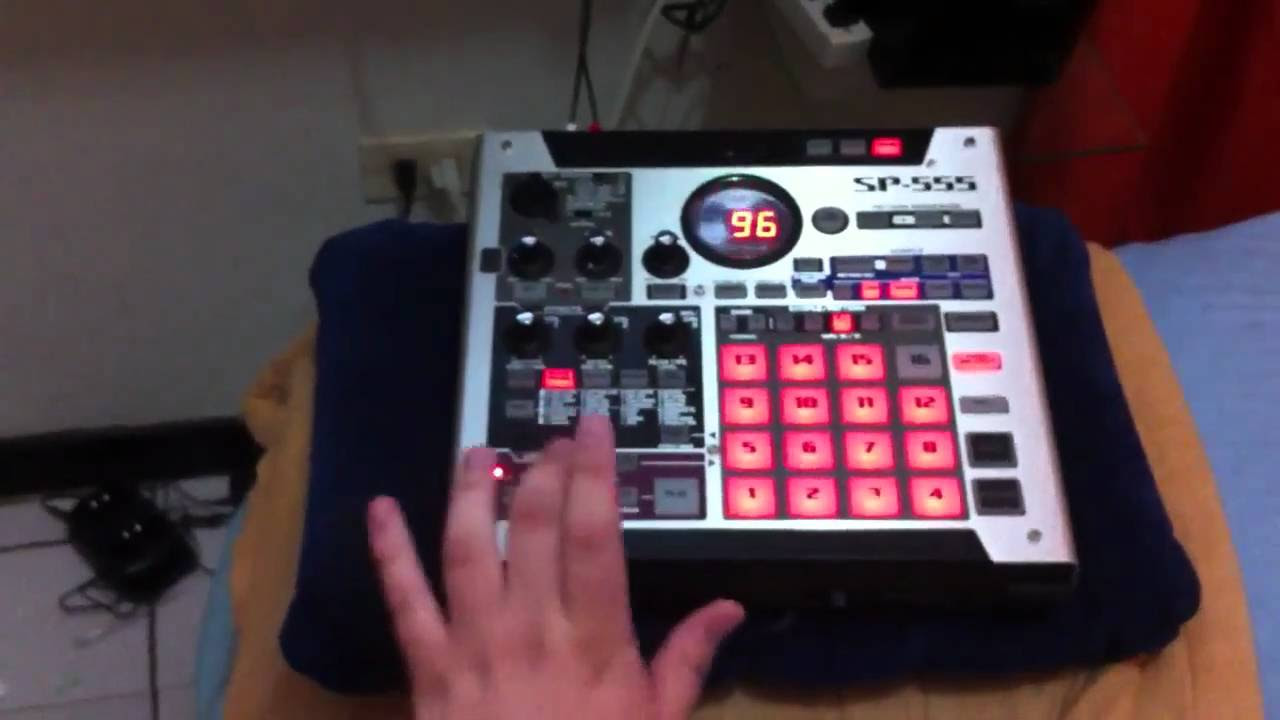 Roland SP-555 Live Performance - YouTube