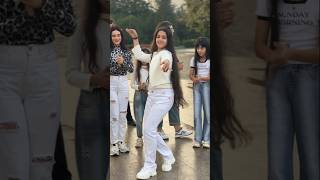 Qardaş Bacısını Hərkəsin Içində Öpdü