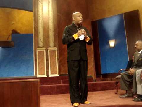 apostle darryl mccoy preaching at higher ground international apostle darryl mccoy