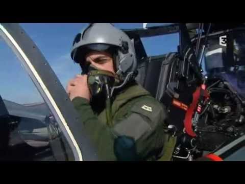 Tours : Sous le casque d'un pilote de chasse - YouTube