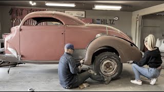 Manipulating rear fender to fit customized 1940 Ford