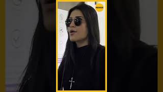 Shruti Haasan At Airport Shruti Haasan क एयरपरट लक न खच सबक धयन