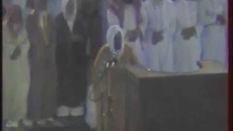 ارح قلبك وسمعك مع القرآن الكريم مع الشيخ علي جابر الله يرحمه أمام الحرم المكي الشريف لاتنسون الايك ت