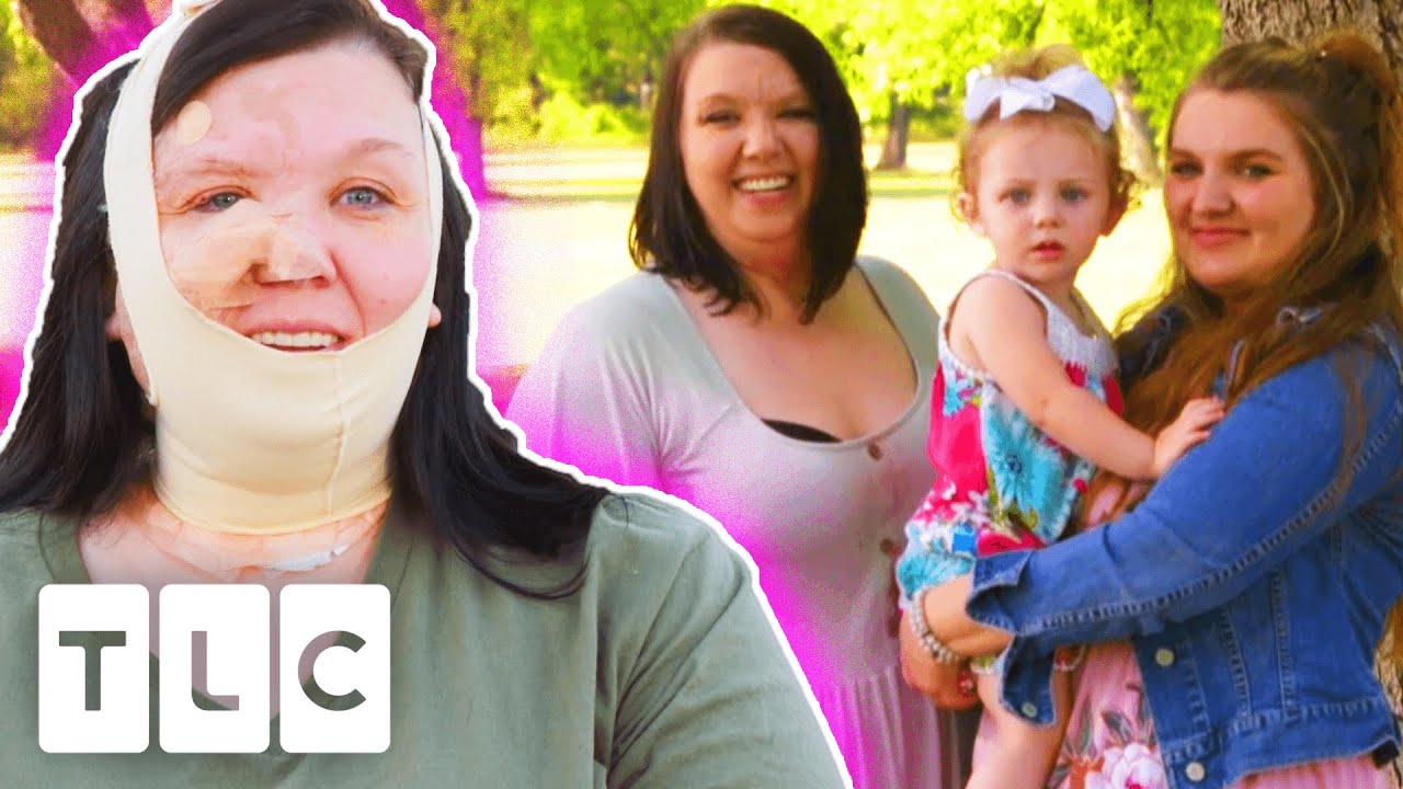 Dr. Lee Helps Grandmother Take Photos With Her Family | Dr Pimple Popper
