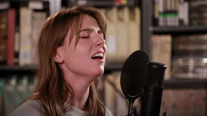 Angie McMahon - And I Am A Woman - 7/29/2019 - Paste Studios - New York, NY