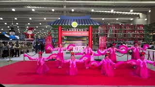 Korean traditional fan dance