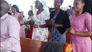 St Patrick choir ngata ( ikiwa mungu amesimama upande wetu)